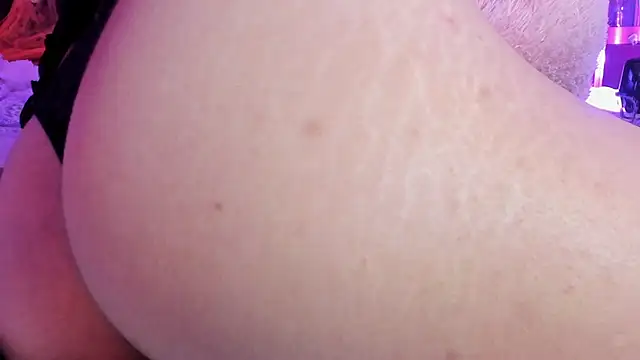 LiaLovet - oil in my tits + rub my nipples