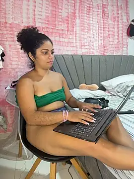 Tana_latin1- - move your ass in circles