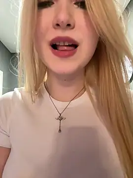 CocosikRay - Squeezing my boobs by lifting top