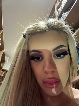 AlyssaFoxx_ - Take Top OFF In Public😈