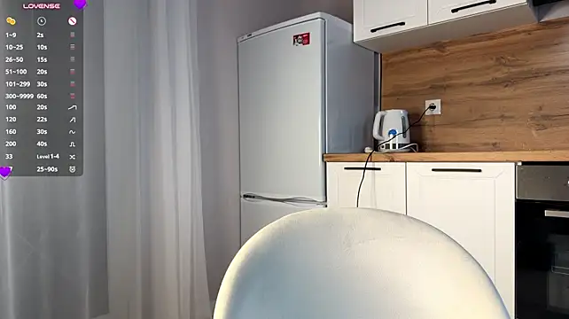 LunaHuurt - naked boobs (3 min)