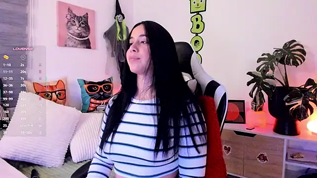 Gigi-bom - naked and dildo in pussy