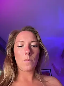 Prettymouthpeach - Cum show