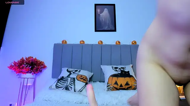 Sophie_connors - Expose my nipples and massage them