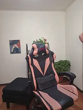 Valentinauwu - Ride dildo