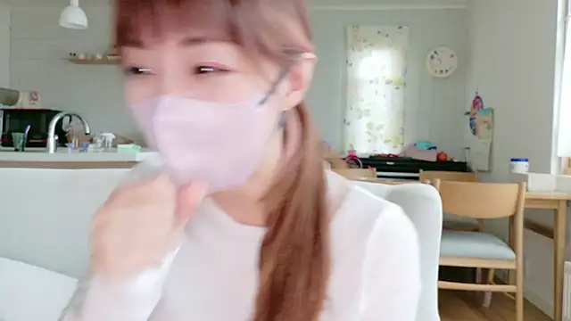 SUZU_1201 - スカートポイ❣️四つん這い❣️