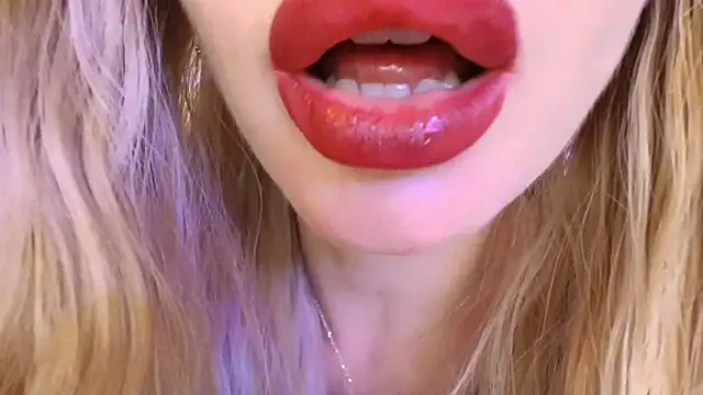 Velvet_kissx - How about some wetness?Booom 💦 😈 👄 🎇