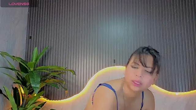 Aria_montes_t - SHOW MY ARMPITS😏