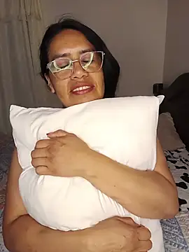 Emilif_ - squeeze tits 🍒