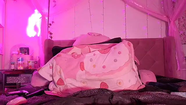 VixenCapri - fuck my tight ass hole