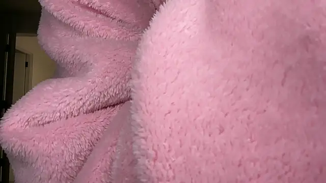 Ellabelle - Boobs out 5 mins 😻