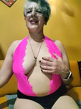 Illona71 - take off my skirt