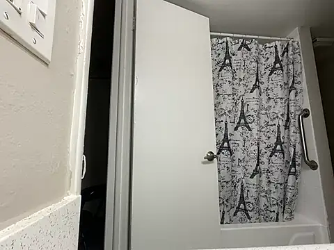 Twerkaholic120 - Cream on dildo with face in camera