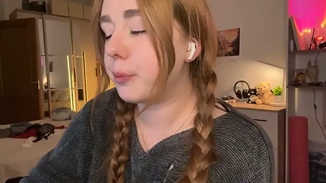 Kimbeam - CUM AND SQUIRT A LOT