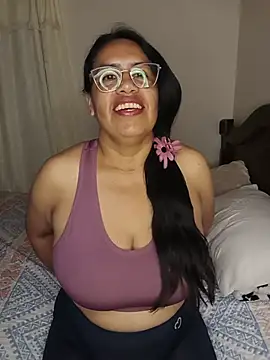 Emilif_ - squeeze tits 🍒