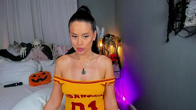 AmedeeaBanks - Make me to explode in squirts💦