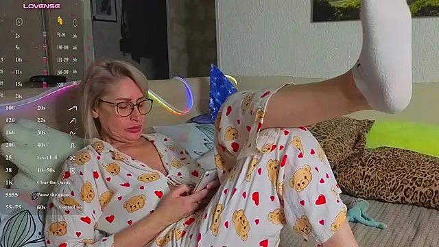 PamellaMurphy - take my shirt off