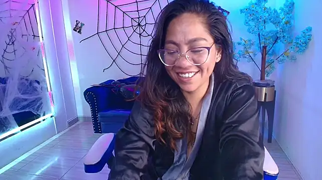Silvana_lane - sucking the dildo for 6 mins