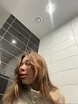 Jucie_Boom - TOP RISK LOUD MOANING IN MALL😱