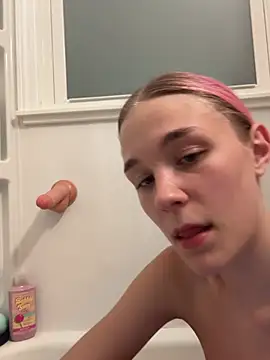 SexySkiBunny - Suck my dildo like it’s your cock