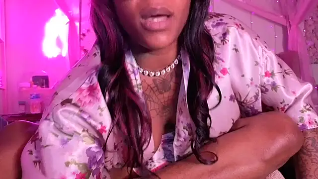 VixenCapri - fuck my tight ass hole