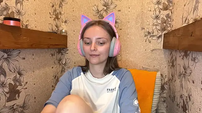 EmyMiu - Lots of little kisses for you