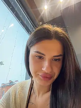 MiraReach - One finger in pussy 👅👅 in cafe