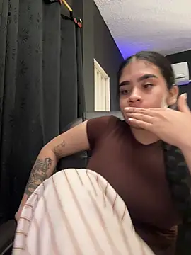 Alhaana_ - OPEN SEXY ASS IN DOGGY!