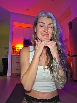 Lilmissvyx - Top off clamps on