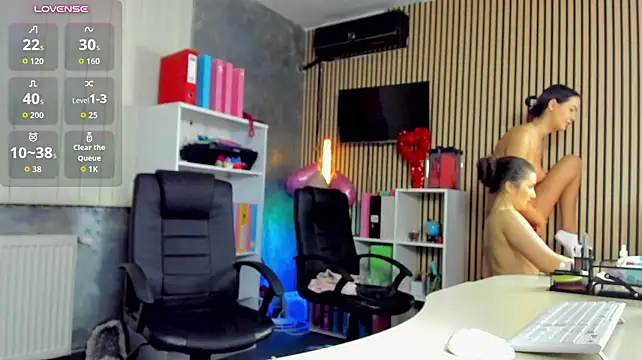 OfficeGirls - let's make kity BIG SQUIRTT💦on her face