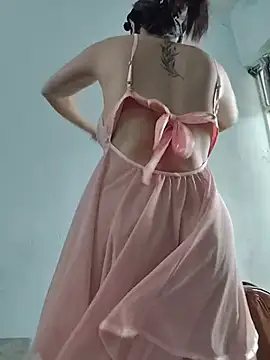 Aline_lind