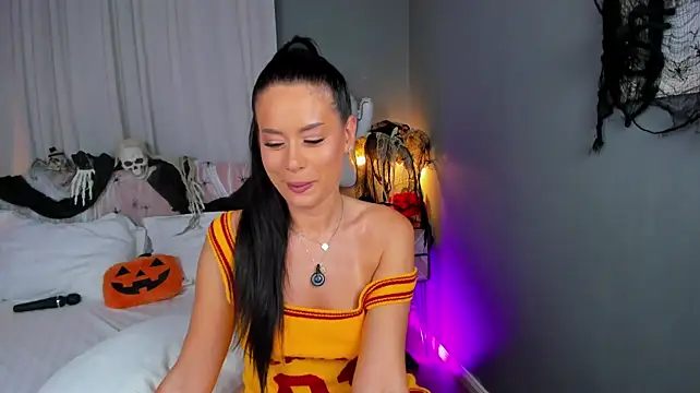 AmedeeaBanks - Make me to explode in squirts💦