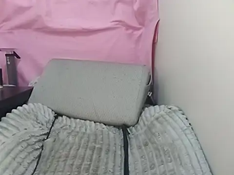 Boringbabe - Suck titty