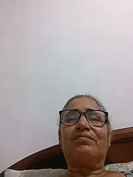 _candi - Aceite en las tetas