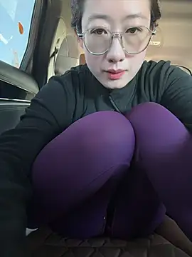 Weiwei103 - 脱掉胸罩
