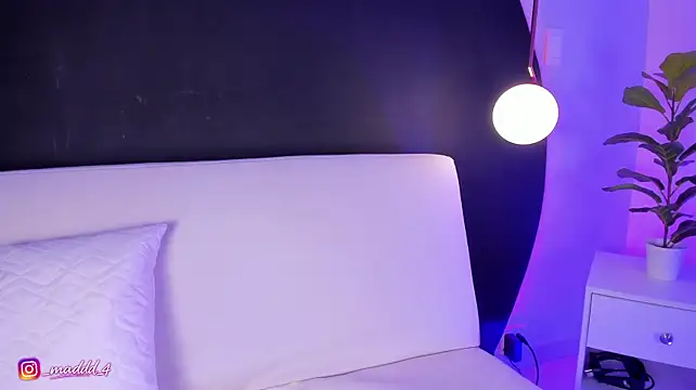 Madies_way - OIL IN MY TITS