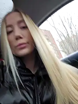 SvetLive - Big squirt in car 💦💦💦