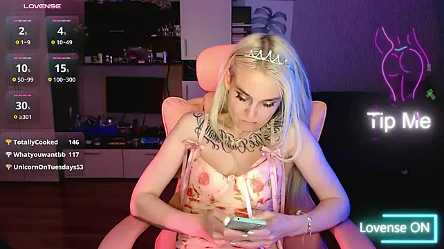 Mischellemeow13 - suck dildo