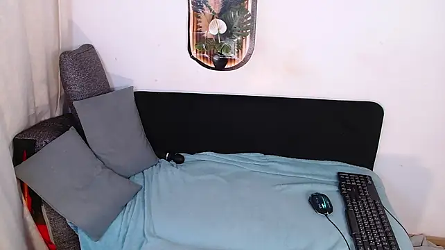 Sofiaa_here - anal plug in the ass