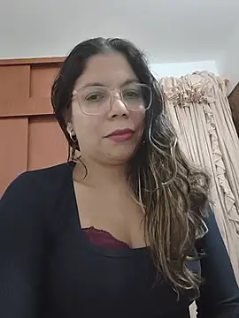 Carliina_Soussa - Mostrar cuerpo , vagina tocándose