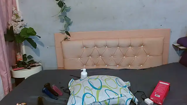 Kylie_Jennerr - fuck ass deep