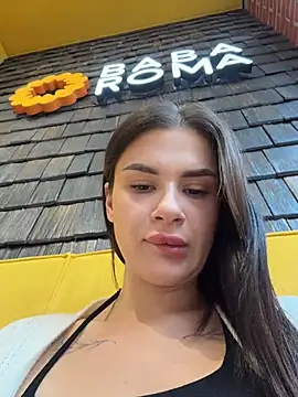 MiraReach - One finger in pussy 👅👅 in cafe