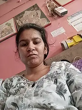 Cutiess2 - Boobs show