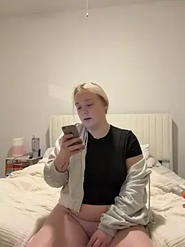 AnnieAscott - slap pussy and rub it👅