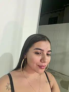 Estrella22 - tetaas afuera 5 minuto