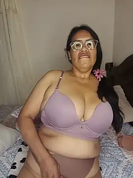 Emilif_ - squeeze tits 🍒