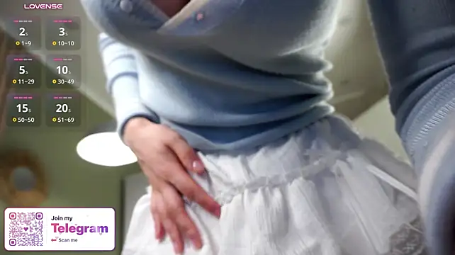 AnnabelleDreams - Lick my lips and tease wtih neckline
