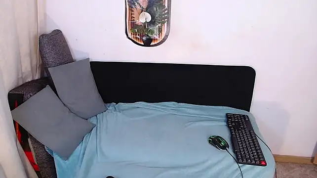 Sofiaa_here - anal plug in the ass