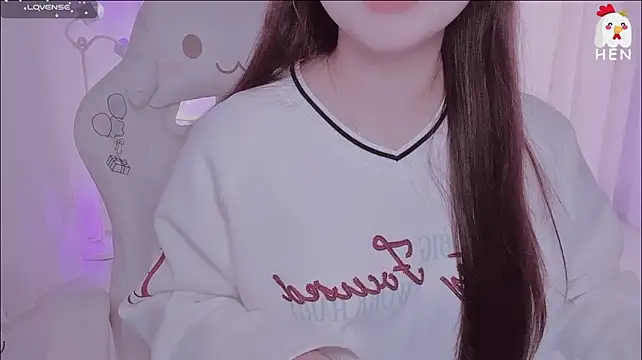 Hen-1m52 - a happy day