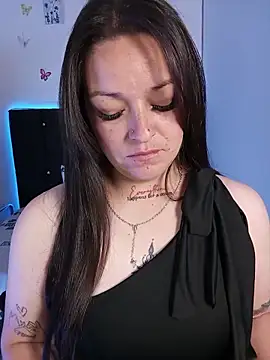 Isa_bluee - topless for 3 minutes + oil